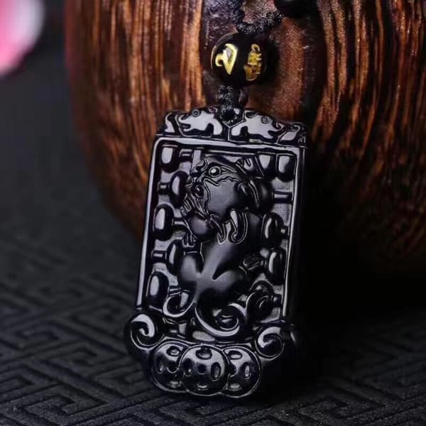 Pixiu Pi Yao -amuletti obsidiaanipendantti kaulakoru