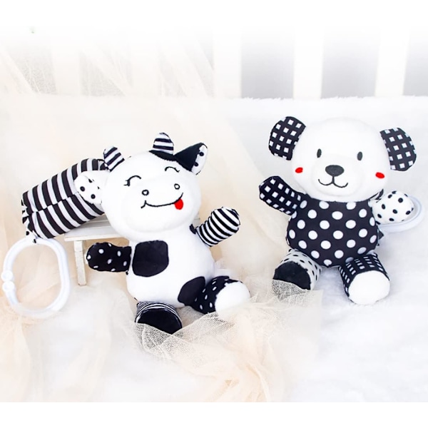 Babyleksaker för bilbarnstol, Svart Vit Barnvagn Leksak Stretch Baby Spiral Plyschleksaker, Hängande Skallror för Spjälsäng Mobil, Sensorisk leksak för nyfödda T Bear Cow