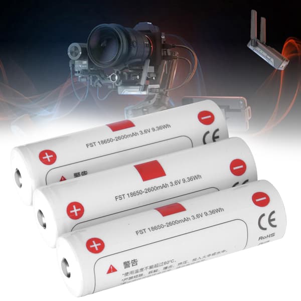 Tre 18650 oppladbare litiumbatterier tilbehør 2600mAh for stabilisator hvit
