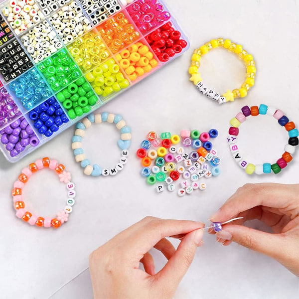 1300 stk DIY barneperler håndverk armbånd sett, med ponniperler bokstavperler og elastisk snor, fargerike charms, brukt til A 1300pcs
