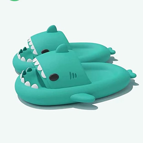AVEKI Unisex Shark Slides Non-Slip Novelty Open Toe Sandaler Fashionabla Söta Strandtofflor Inomhus & Utomhus, Sky Blue, Storlek: 44/45