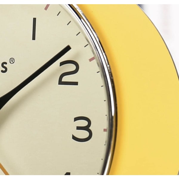 SAYTAY Analog väckarklocka utan tickande med nattljus snooze-funktion tyst rund retro batteridriven Crescendo 4 tum liten enkel design Tabl