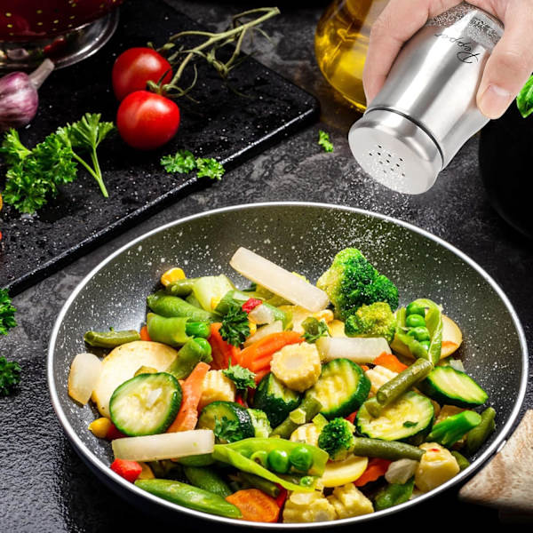 Salt- og pebersæt, 5oz rustfrit stål salt- og peberdryssere krydderikontainer med glasbund til hjemmelavet madlavning Silver