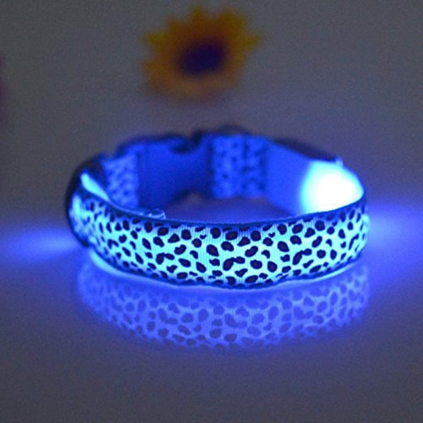 2 LED-lysande hundhalsband med leopardblixt valphalsband nattsäkerhetsbelysning justerbart halsband (M, blå)