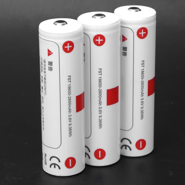 Tre 18650 Genopladelige Lithium Batteri Tilbehør 2600mAh til Stabilisator Hvid