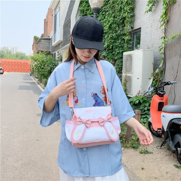 Japanilainen koululaukku Kawaii-reppu on kaunis, söpöillä jousikorvilla, naisten tyttöjen kuun ja tähden painatus italialaisessa laukussa, kouluolkalaukku (Vaaleanpunainen)