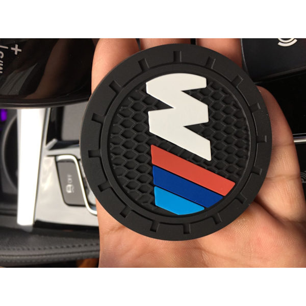 BMW Autokuppikahvat 2 kpl, Auton tarvikkeet 2,75 tuumaa, Liukumattomat insertoituvat kupikahvat, Sopii useimpiin auton sisustuksiin, Auton tarvikkeet