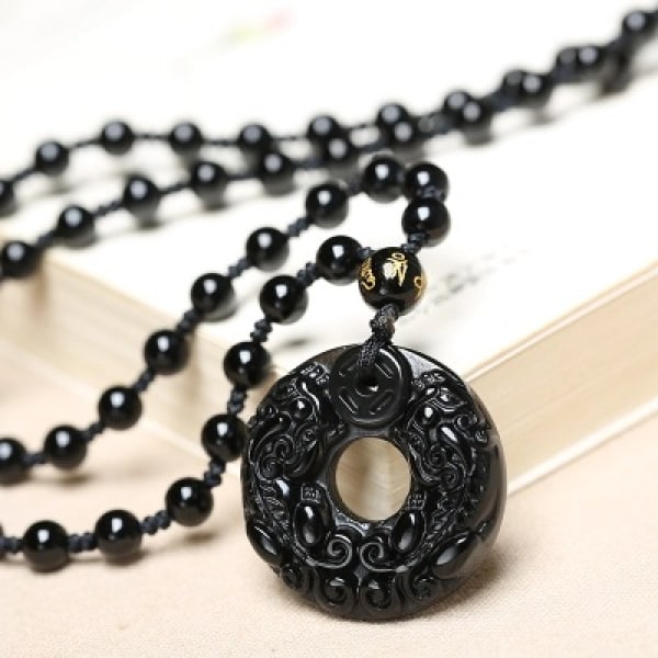 Obsidian Donut Peace Buckle PIXIU Amulet Halsband Hänge med Pärlkedja för Män Män