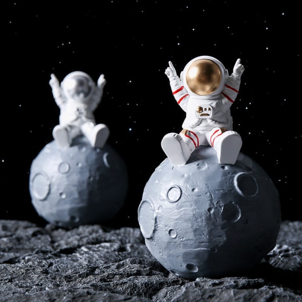 Spargris, astronautleksaker med planetsparbössa i harts, pengaburk för rymddekor, rymdmanspargrisar för pojkar, flickor och vuxna (röd)