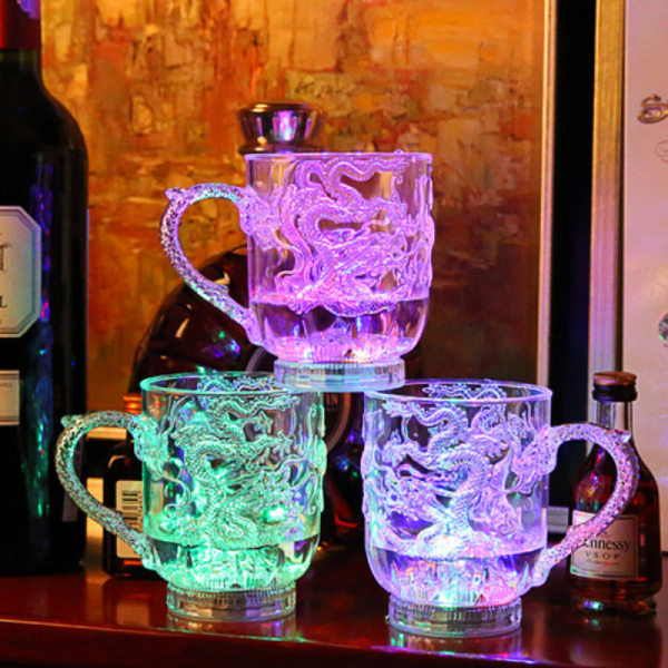 Mäns kaffemugg 1 st vatten sensor mugg LED färgglad blixt sensor drake färgförändrande mugg bar familj dricka