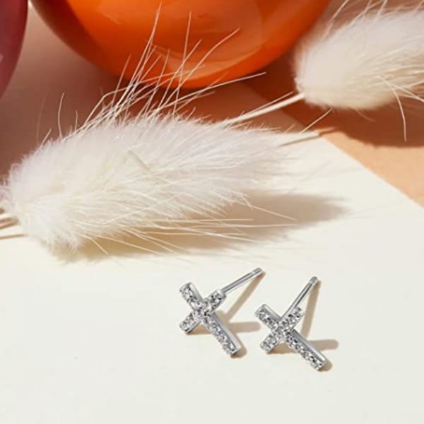 S925 Silver Örhängen Cross Diamond Stud Örhängen för kvinnor --- Silver