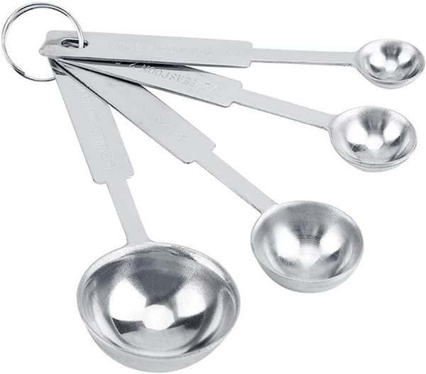 Måleskeer i rustfrit stål, sæt med 4 dele inklusive 1/10 tsk, 1/2 tsk, 1 tsk, 1 spsk til måling af tørre og flydende ingredienser