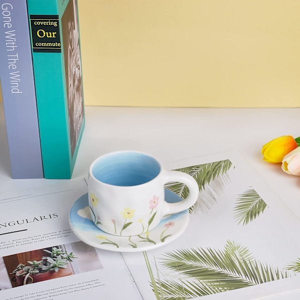 Keramisk kaffekop med underkopssæt, kreativt blomsterkrus unikt design til kontor og hjem, 8,5oz/250ml til latte te mælk (forår)