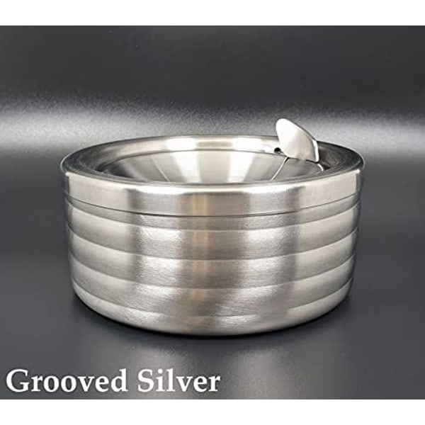 Klassisk Askkopp i Rostfritt Stål med Lock, Räfflad Silver, 4,7 x 4,7 x 2,3 tum, Vindtät Utomhus Inomhus Dekorativ Fancy Askkopp