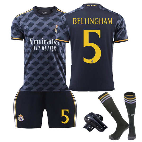 Real Madrid bortebarnedrakt 23/24 sesong med sokker og beskyttelsesutstyr 5 BELLINGHAM Children's size18