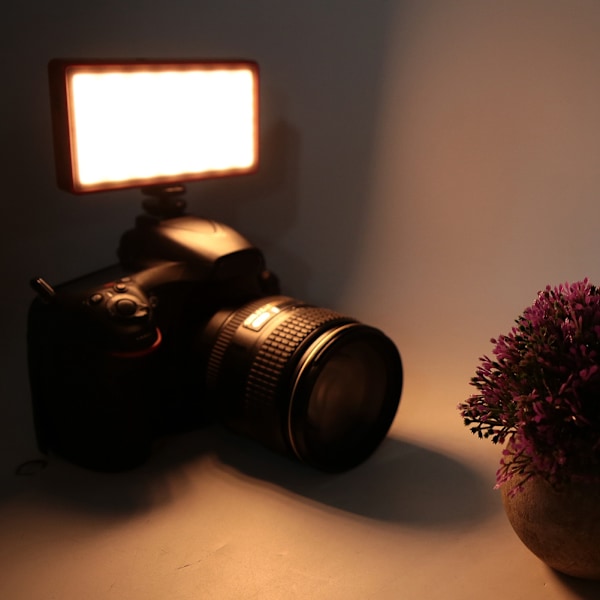 ZF PL10A RGB 2500-7000K Dimbar ficklampa LED-videoljus Fullfärg 7 specialeffekter