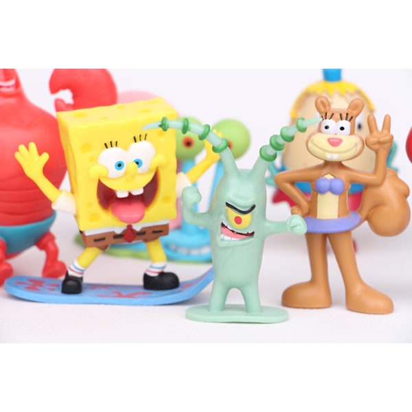 12 Käsityönä tehtyä uutta lasten Spongebob Squarepants -emalileluhahmomallia Koristeet - 12 kpl 12 pcs