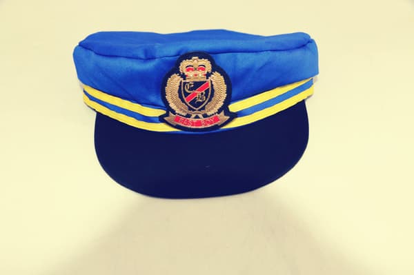 Politiuniform for gutter med tilbehør og rollespillsett, 3-6 år
