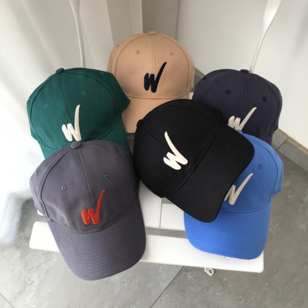 Hat forår og sommer broderet alfabet baseball cap casual vild enkel street shot peaked cap，sort