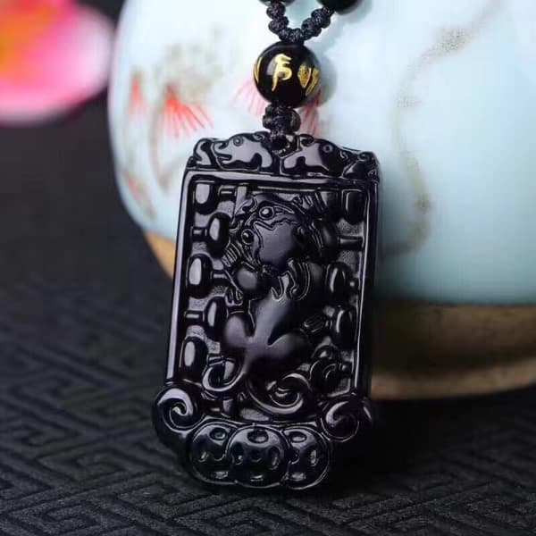 Pixiu Pi Yao -amuletti obsidiaanipendantti kaulakoru