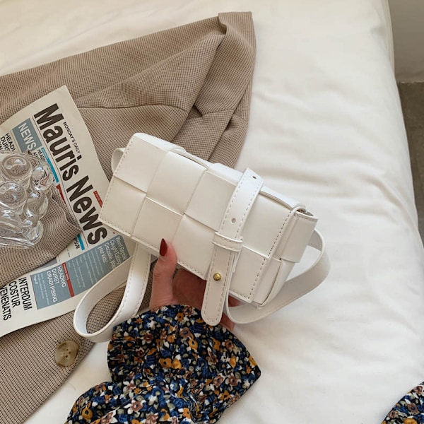 Vit vävd väska liten väska mode all-match bröstväska dam sommar budväska trendig ins mode damväska