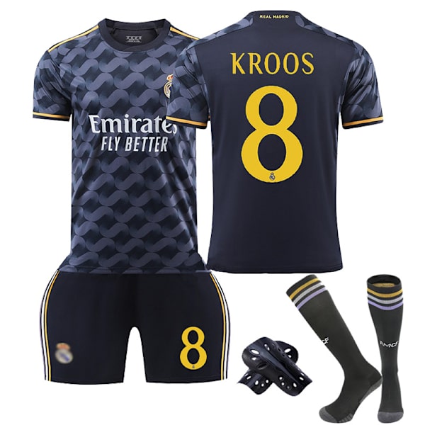 Real Madrid bortaställ för barn 23/24 med strumpor och skyddsutrustning 8 KROOS XS