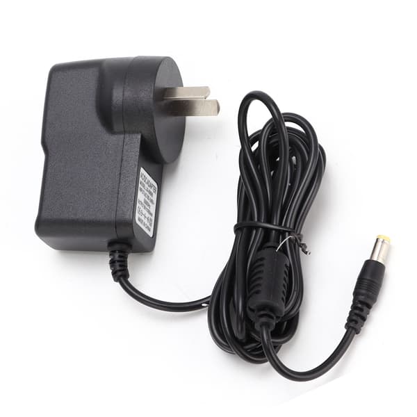 Strømadapter 9V Sort Multi Effects Plast Bredt Anvendelig Linjelængde 190cm 9V AC100‑240VAU Stik