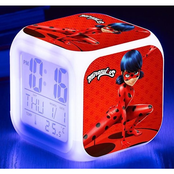 Anime Cartoon Väckarklocka One Piece LED Kvadratisk Klocka Digital Väckarklocka med Tid, Temperatur, Alarm, Datum
