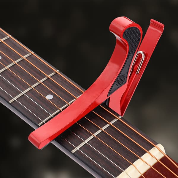 Enhandsgrepp med snabbväxling i metall för akustisk folk gitarr (röd)