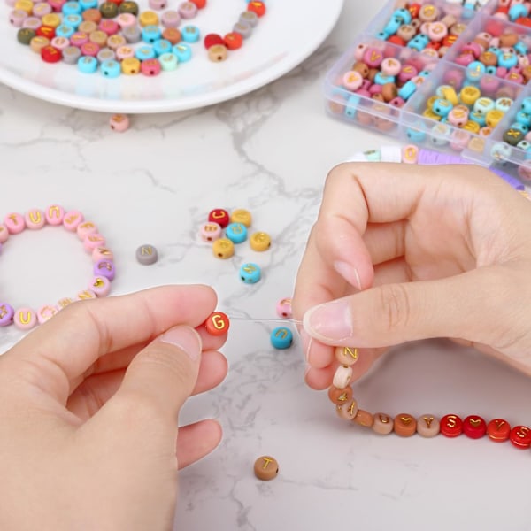 1820 stk. bogstavperler til armbånd, 28 stilarter alfabetperler farverige hjerteperler til armbånd og smykkefremstilling (4x7 mm, farverige Colorful Colorful