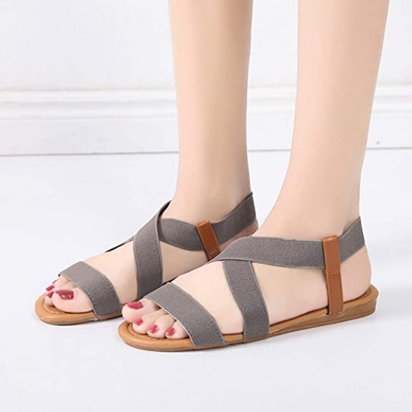 Elastiska söta platta sandaler för kvinnor Casual sommar strandskor Sandal semester resor Gladiator sandaler ------ Grå（Storlek 39）