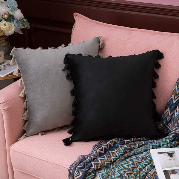 Pakke med 2 fløyelsmyke, ensfargede, dekorative putetrekk med duskfrynser, bohemsk pynteputetrekk for sofa, seng (18 x 18 tommer, svart)
