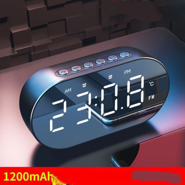 Liten vekkerklokke for soverom med alarm, USB-lader, batteribackup, slumretimer, FM-radio med automatisk avstengning for nattbord