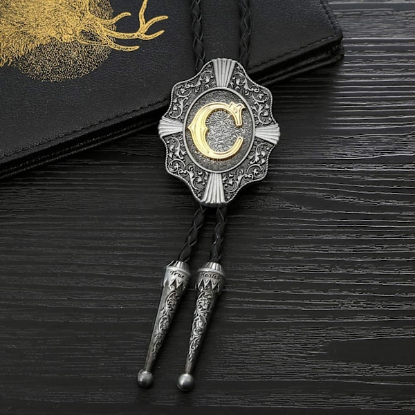 Miesten Bolo-solmio - Vintage-alkukirjain ABCDMJR - Z Western Cowboy -asu Hää Bolo-solmiot