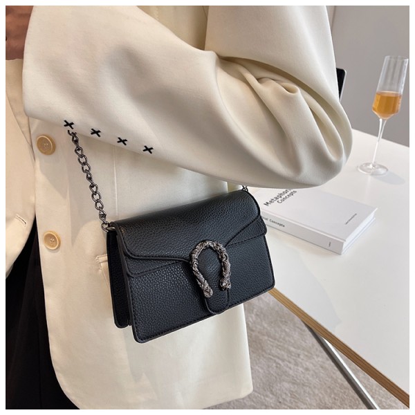 Crossbody Shoulder Evening Purse för kvinnor Läder Messenger Bag Chain Strap Small Satchel Bag