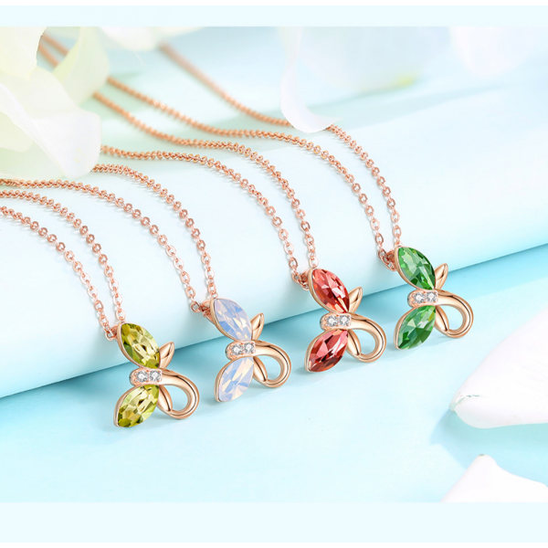 Romantisk alla hjärtans nyår present pärla halsband, kristall hänge halsband Smycken för kvinnor Birthstone halsband för kvinnor, fjäril