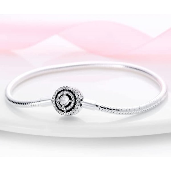 AVEKI 925 Sterling Silver Snake Chain Armband Helt kompatibel med Pandora berlocker, Söt Klo Armband med Blankt Rund Spänne Berlock Transparent CZ