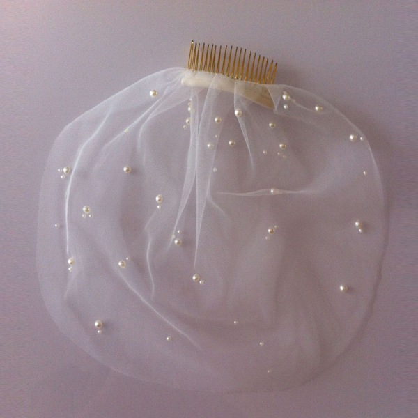 Brudeslør med perlekam, 1920-talls flapper fascinator mesh slør, enkeltlags fuglebur slør for bryllup (hvit 01)