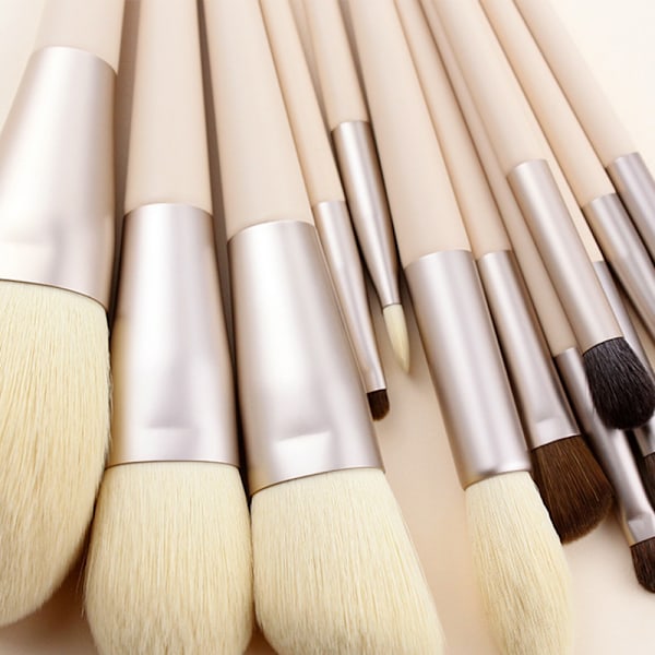 Makeup borste set 12 st bambu syntetisk kabuki borste set foundation puder blending concealer ögonskuggor rouge kosmetika borstar