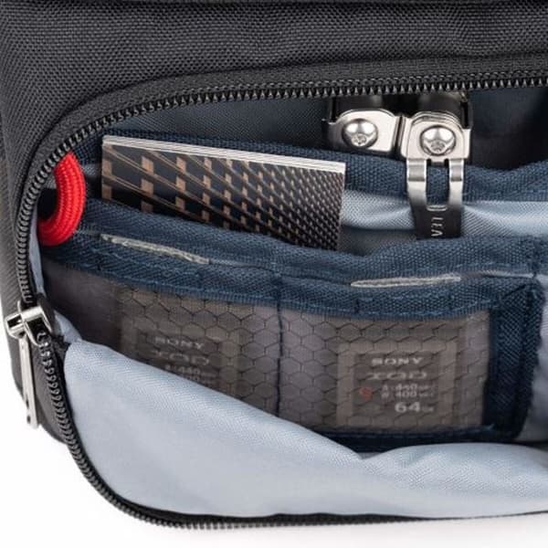 THINK TANK Skuldertaske MIRRORLESS MOVER 20 V2 GRÅ