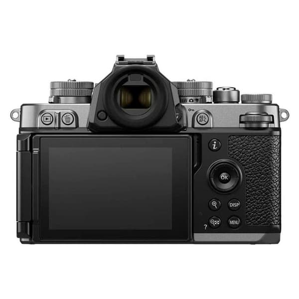 NIKON Zf Sølv + NIKKOR Z 40mm f/2 SE Objektiv