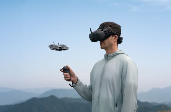Drone - DJI - Neo 2 Motion Fly More Combo - Kamera 1/1.3’’ 48 MP - Video 4K HDR - Motion Controller - Sæt med 3 batterier