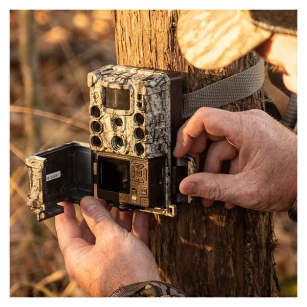 BUSHNELL CORE DS-4K Kamerafälla - 119987M Kamouflage