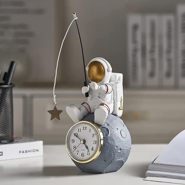 Astronaut Figur Ur Til Skrivebord & Hylde, Batteridrevet