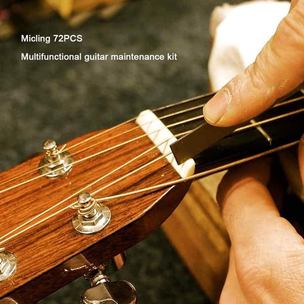 72-dels Gitarrverktygssats, Professionell Gitarrreparation och Underhållssats med Gitarrsträngar, Plektrum, Bryggpinnar, Mätare, Gitarrtillbehör, Present