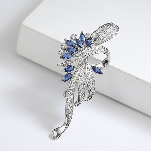 Skapat Crystal Brosch Fancy Vintage Style Blomma Brosch Pin för kvinnor, flickor, damer blå färg