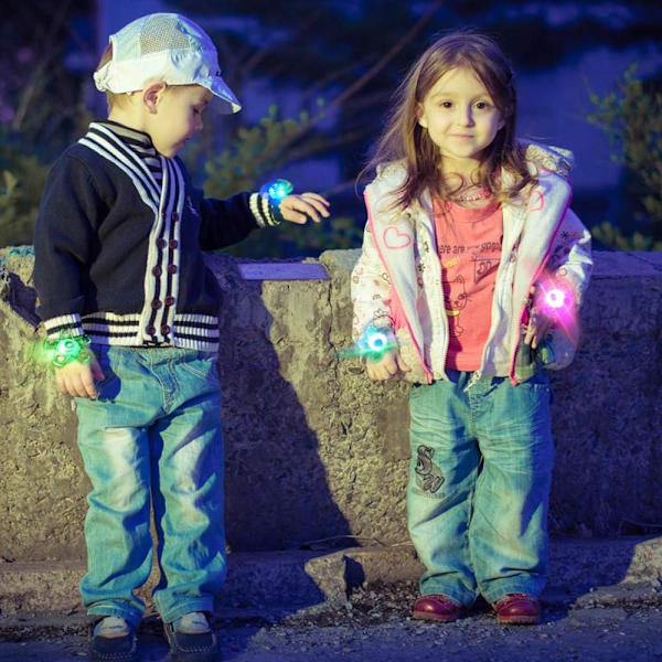 LED-upplysta festpresenter för barn 3-12 år, pojkar och flickor, lyser i mörkret, födelsedagspresenter, festpresenter, tillbehör, priser, låda, ångestleksaker
