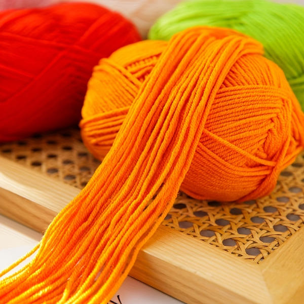 6 färger, Mjukt och Hållbart Akrylgarn för Stickning och Virkning - 6 Nystan med Enfärgade 4-ply Trådar - Perfekt för Filtar, Tröjor