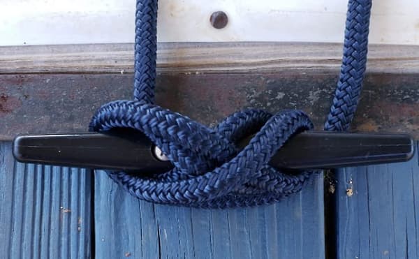 Nylon Veneenkiinnityspollarit 6 Tuumaa Musta