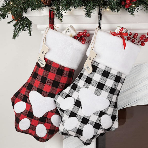Julklappsstrumpor för husdjur, 2-pack, buffelrutig julstrumpa, 17 tum, hund- och katt-tassutskrift, julstrumpa för familjen
